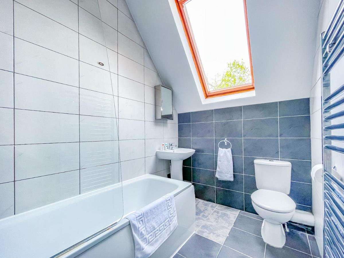 לידס *Rg9Bc* For Your Most Relaxed & Cosy Stay + Free Parking + Free Fast Wifi * מראה חיצוני תמונה